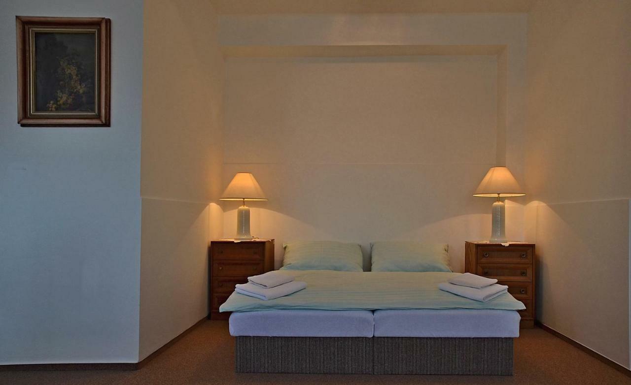 Hotel Добрушка Екстер'єр фото